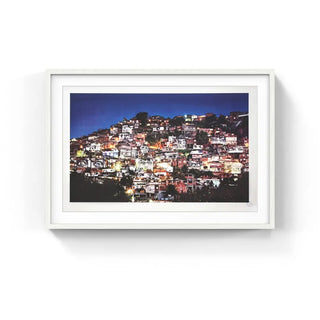 28 Millimètres Women Are Heroes, Action dans la Favela Morro da Providência, Favela de nuit, Rio de Janeiro, Brésil, 2008, 2014-JR-Pinto Gallery