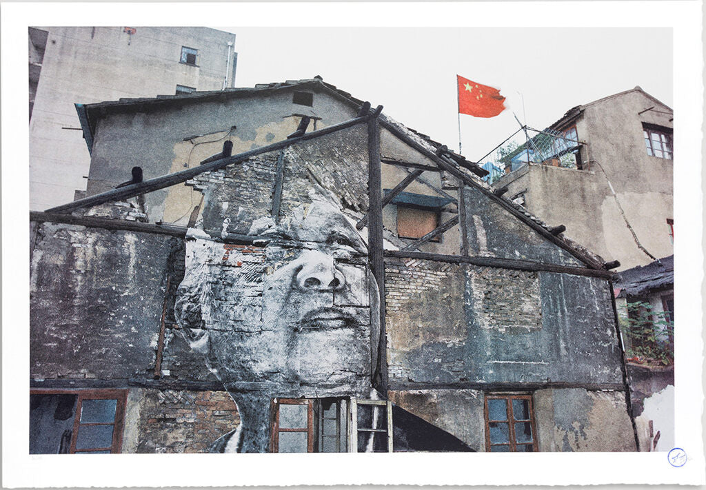 JR - Action in Shanghai, Jiang Qizeng, Red Flag, Chine, 2010, 2012 - Pinto Gallery